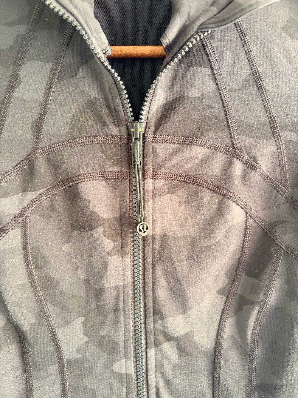 Lululemon Define Jacket Black Grey Camo Size 2 - Picture 4 of 8